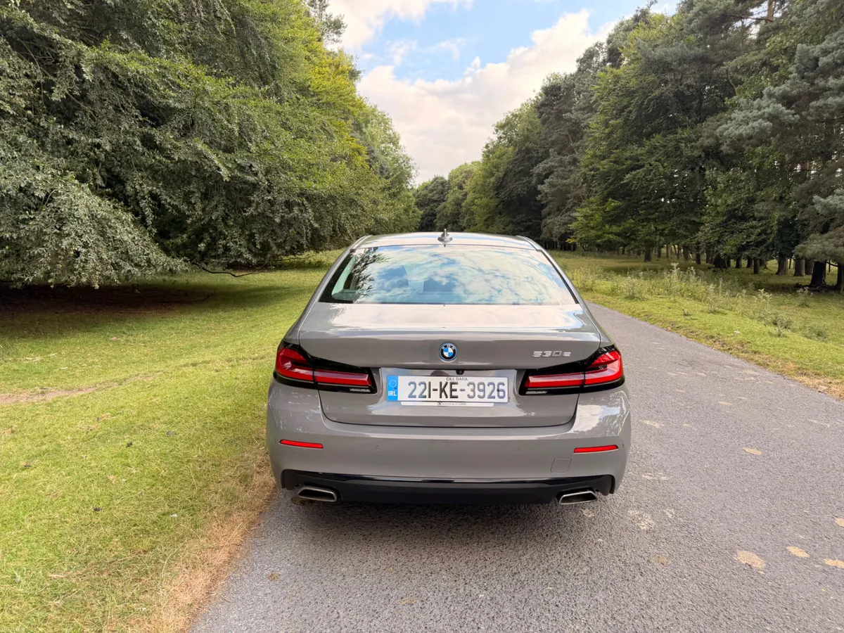 BMW 5-Series 2022 530e - Image 6