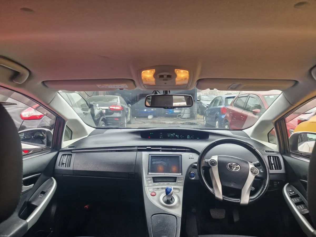 Toyota Prius 2015 self charging hybrid - Image 5