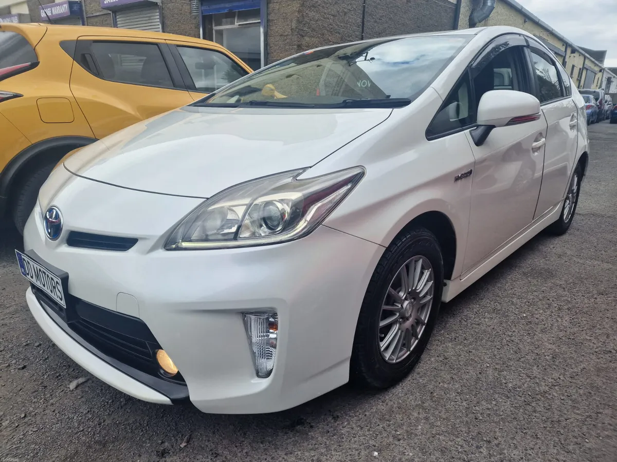 Toyota Prius 2015 self charging hybrid - Image 1