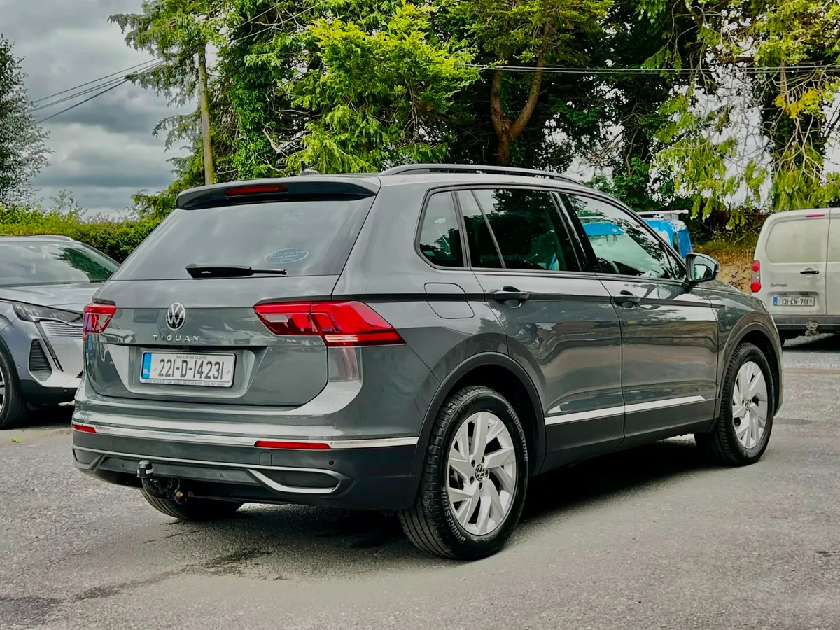 Volkswagen Tiguan 2022 - Image 3