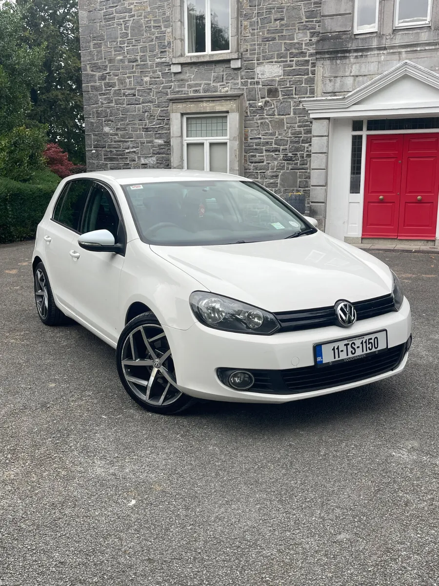 Volkswagen Golf 1.2 TSI CarPlay Trendline - Image 1