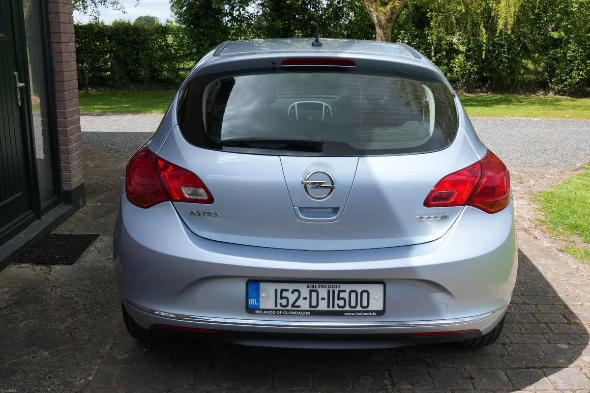 Opel Astra 2015 - Image 2