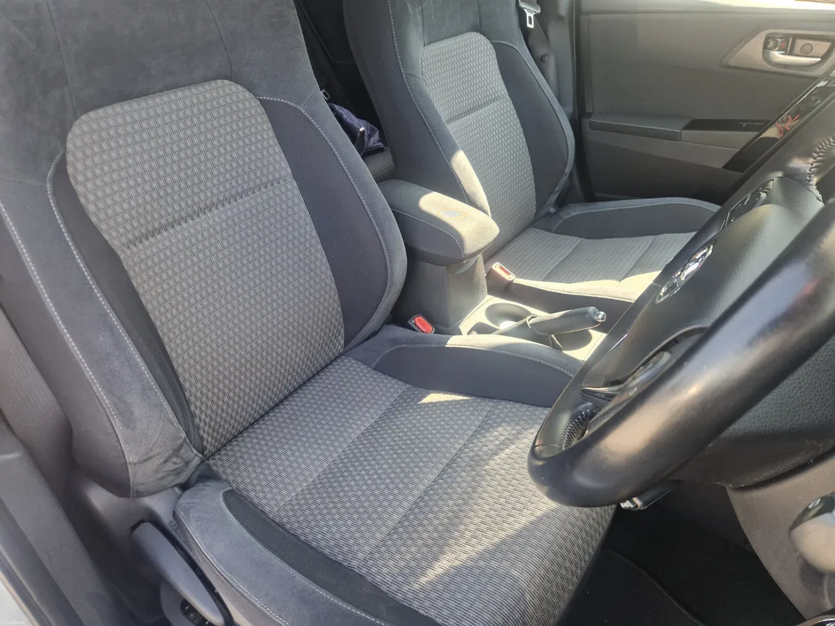 Toyota Auris LUNA SPORT 2017 - Image 5