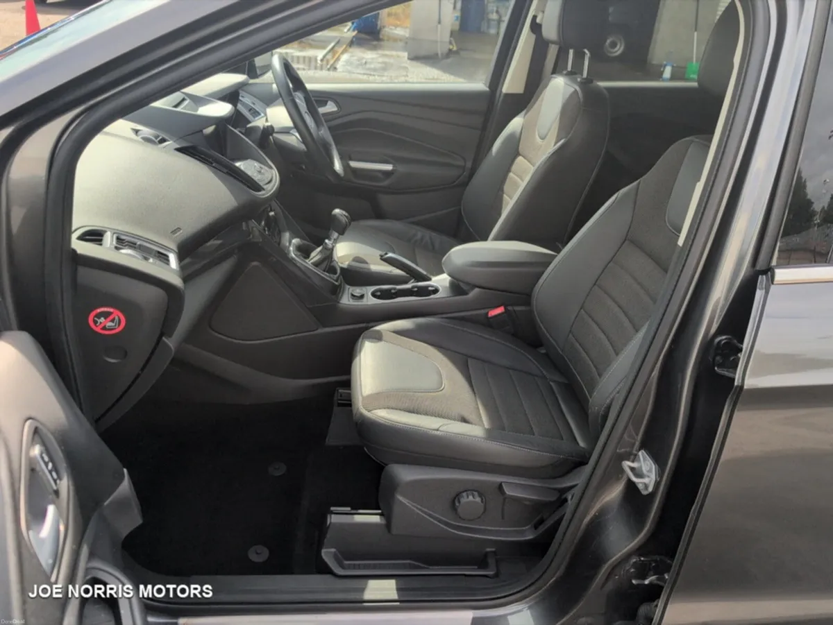 Ford Kuga C520 TITANIUM 2.0 TDCi - Image 2