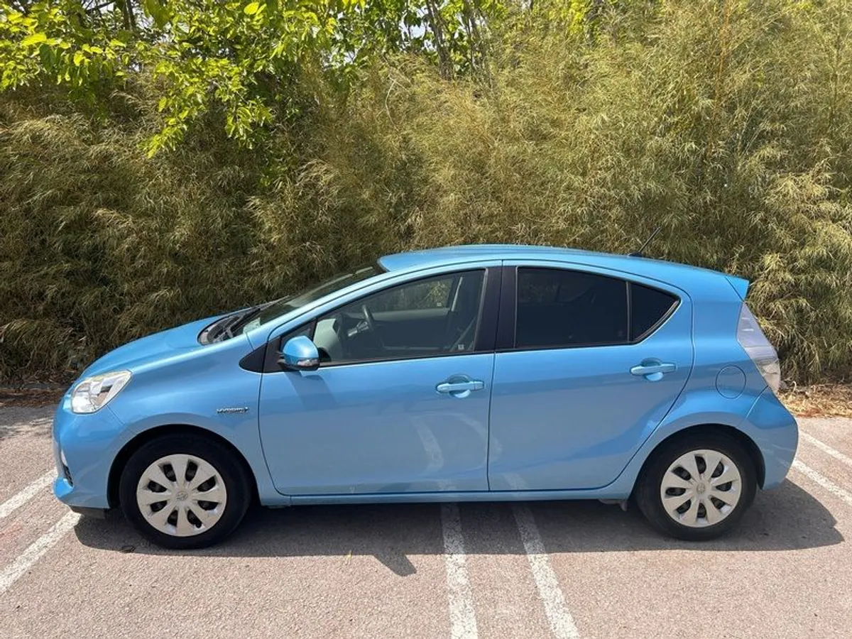 2014 Toyota Aqua - Image 3