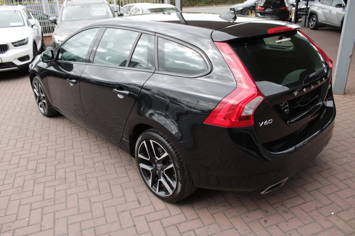 2017 VOLVO V60 5DR ESTATE AUTOMATIC 2.0 - Image 6