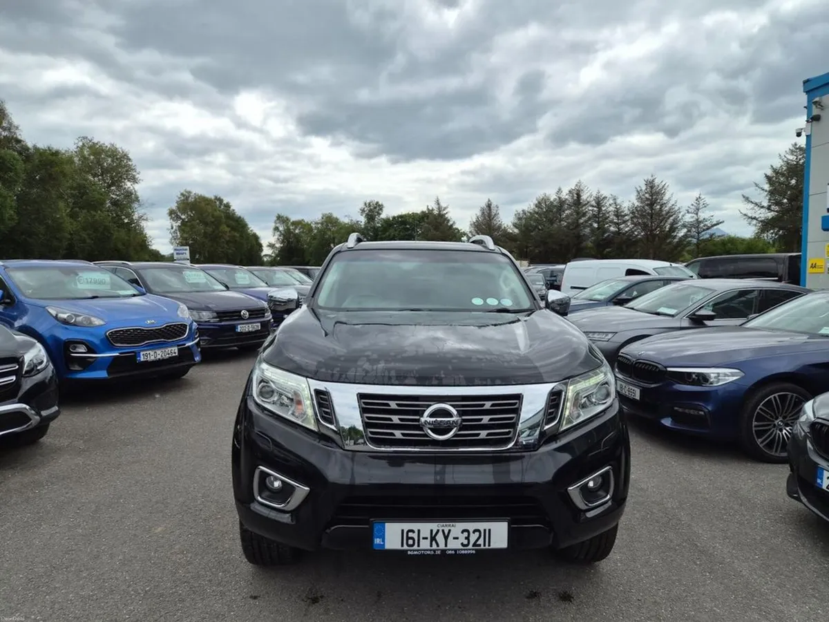 Nissan Navara NP300 Tekna DCI 4DR Auto - Image 2
