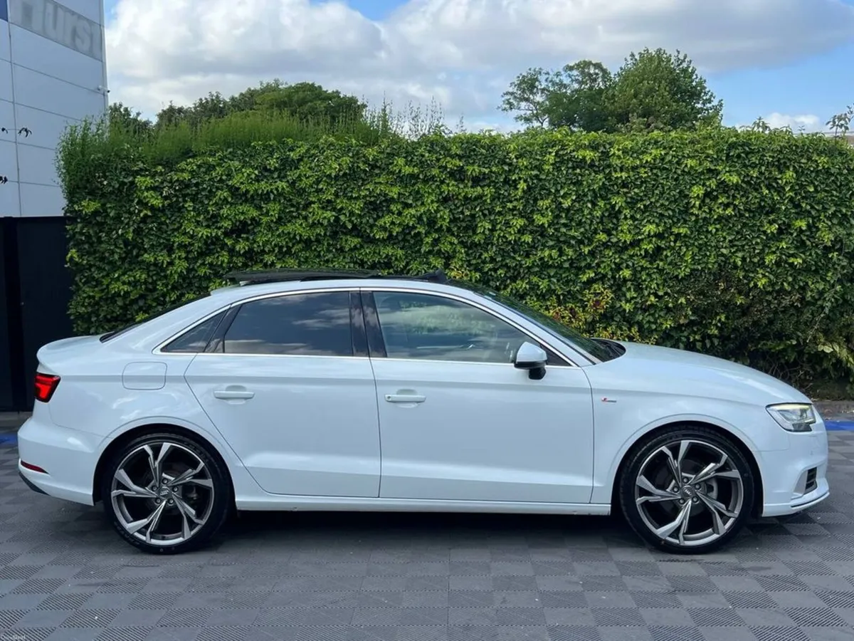 Audi A3 SPORT S-LINE PACK 1.4 TFSI AUTO // TILT & - Image 3