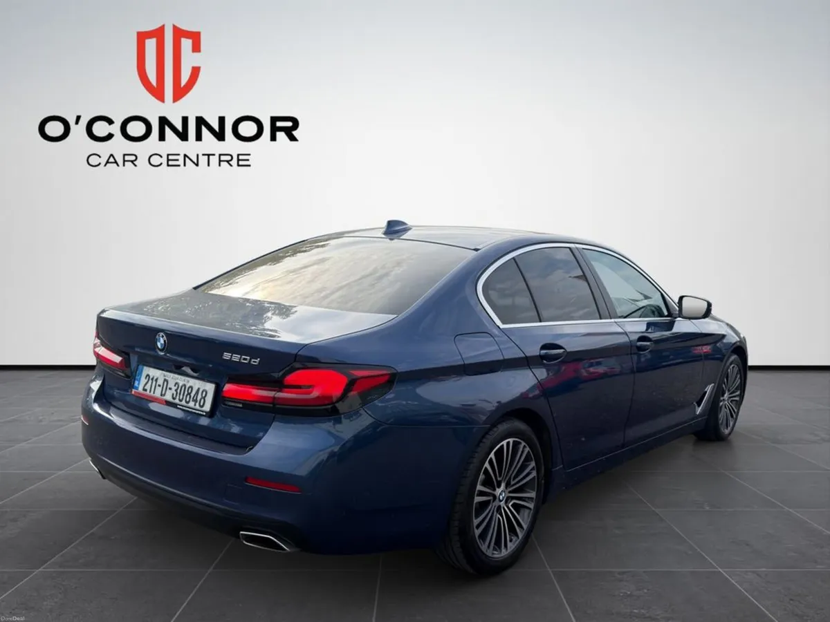 BMW 5-Series Executive comfort, BMW performance. e - Image 6