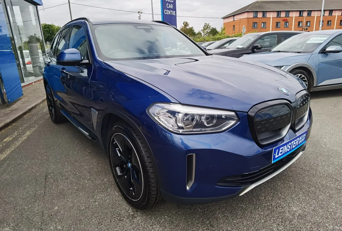 BMW IX3 80KWH PREMIER EDITION **SUNROOF** - Image 4