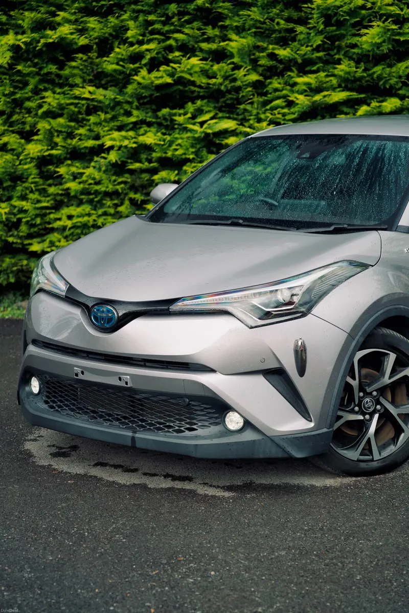 Toyota C-HR 1.8 Hybrid 2017 - Image 2