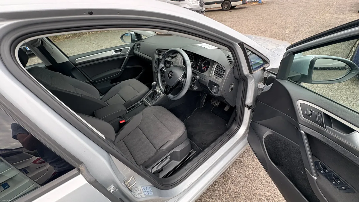 Volkswagen Golf 1.2TSI Auto 2016 - Image 6