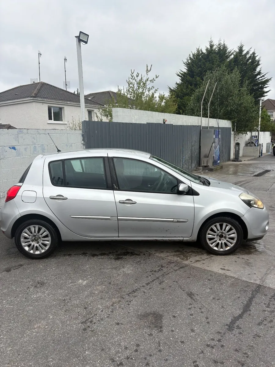 Renault Clio 2010 - Image 4