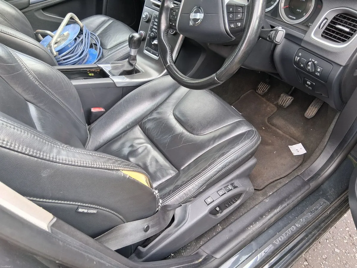 Volvo S60 2012 - Image 4