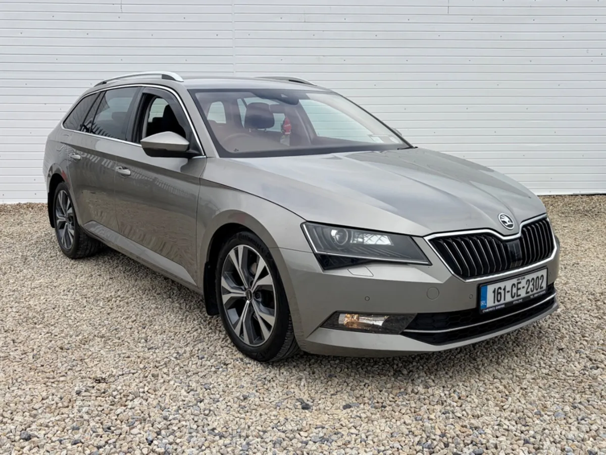 Skoda Superb 2.0 TDI 190HP DSG 4DR COMBI STYLE - Image 5