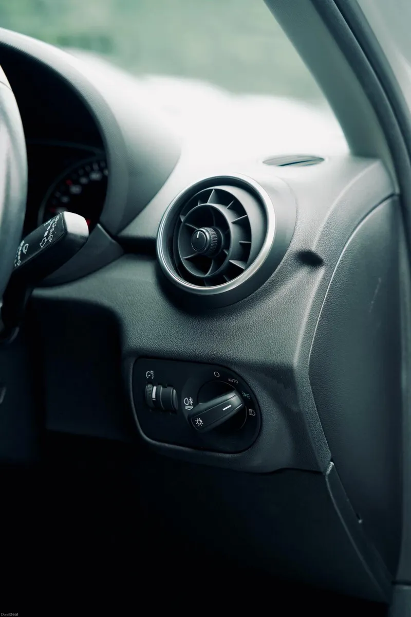 Audi A1 1.0 Sportback 2017 - Image 3