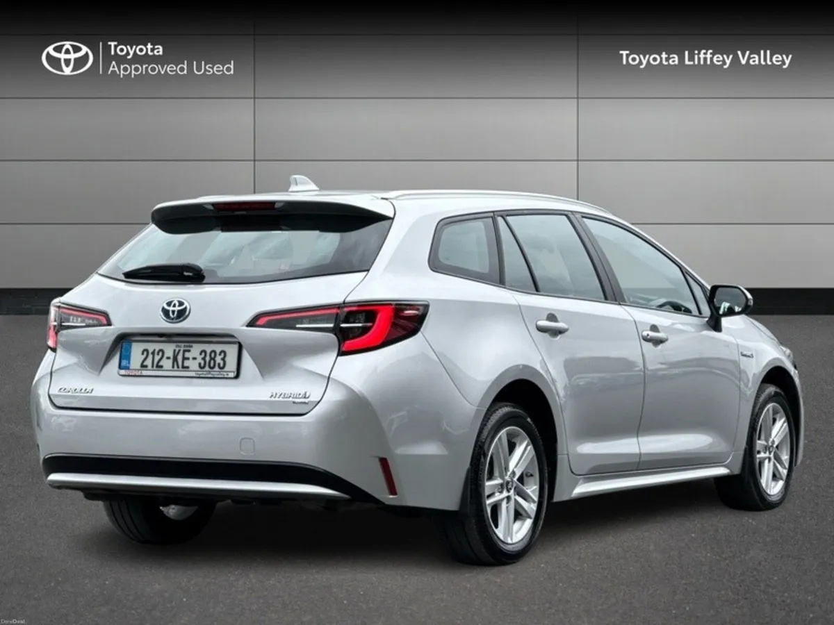 Toyota Corolla COROLLA HYBRID LUNA TOURING SPORT - Image 2