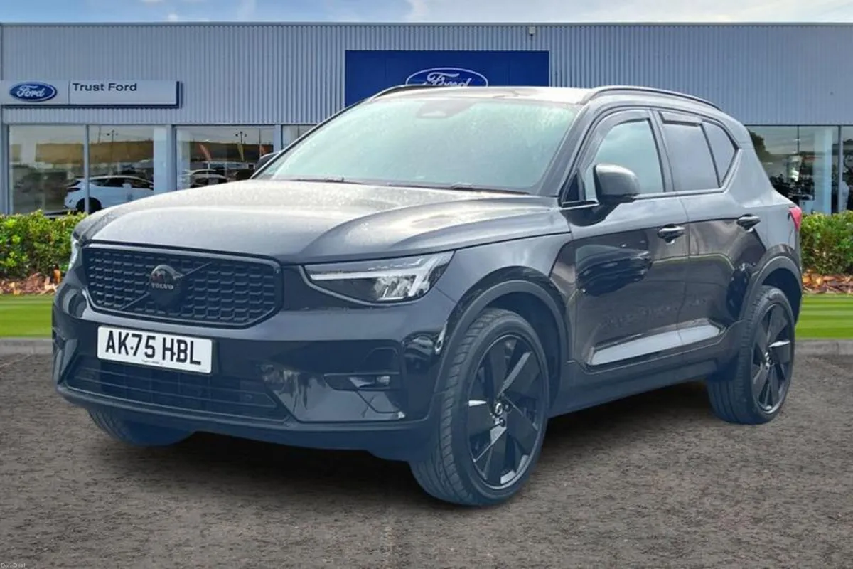Volvo XC40 2.0 B4P Plus Black Edition 5dr Auto - Image 5