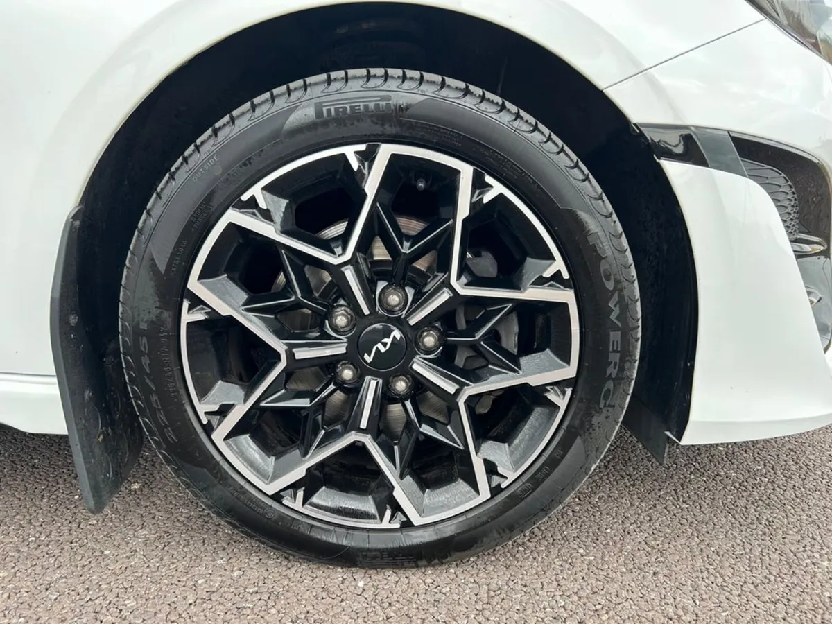 Kia Ceed 1.6D Mhev GTL MY23 5DR - Image 3