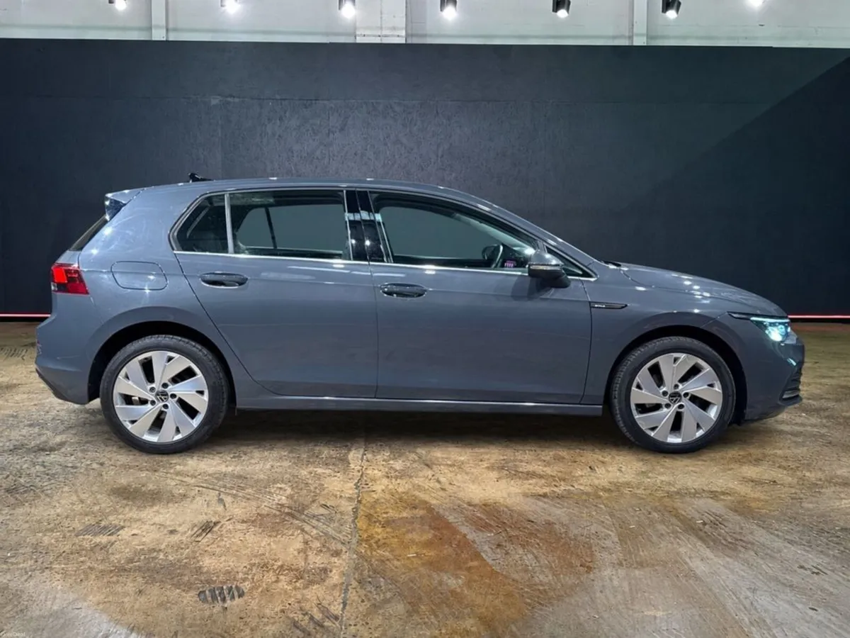 Volkswagen Golf 2.0 TDI AUTOMATIC - STYLE EDITION - Image 2