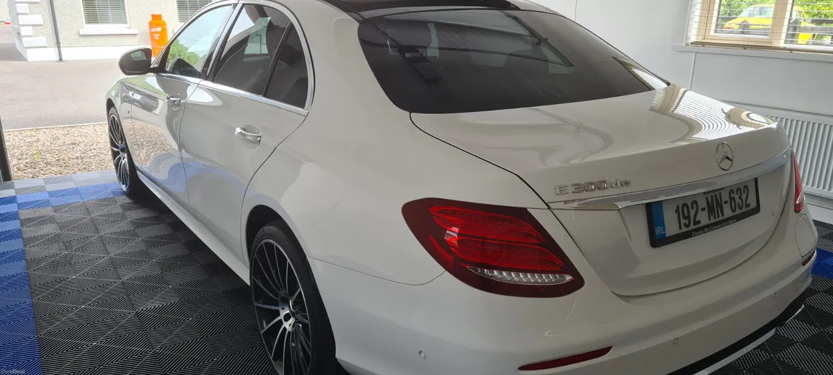 Mercedes-Benz E-Class 2019 - Image 5