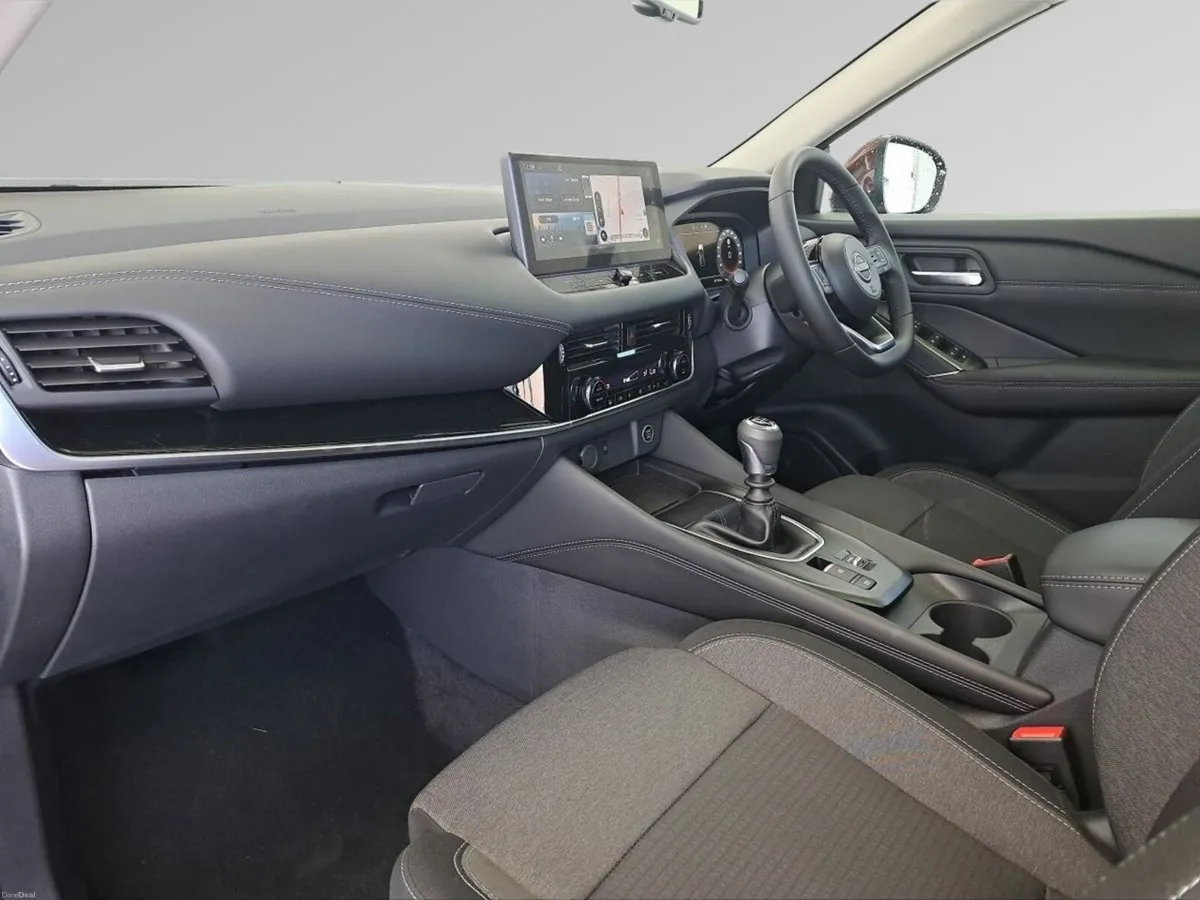 Nissan Qashqai 1.3 SV PREMIUM €3000 Scrappage Offe - Image 4
