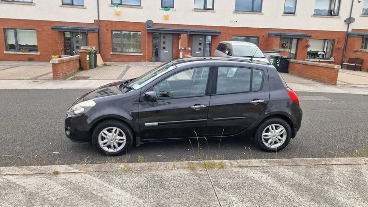 2010 Renault Clio 1.1 petrol Nct '27 - Image 5