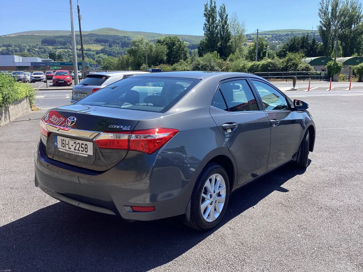 Toyota Corolla ** CAMERA * SAT NAV - Image 4