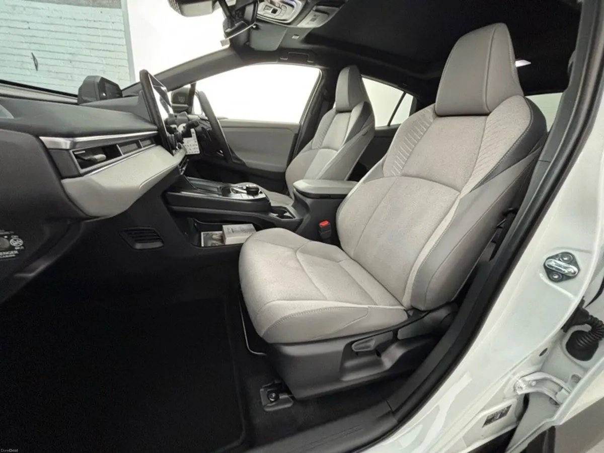 Toyota C-HR + Premier - Image 6