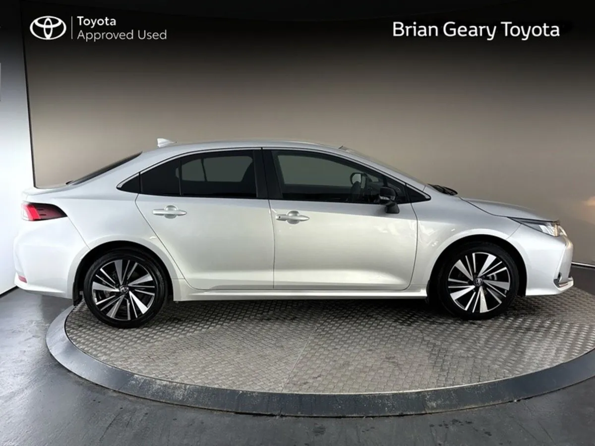 Toyota Corolla Saloon Lunasport - Image 3