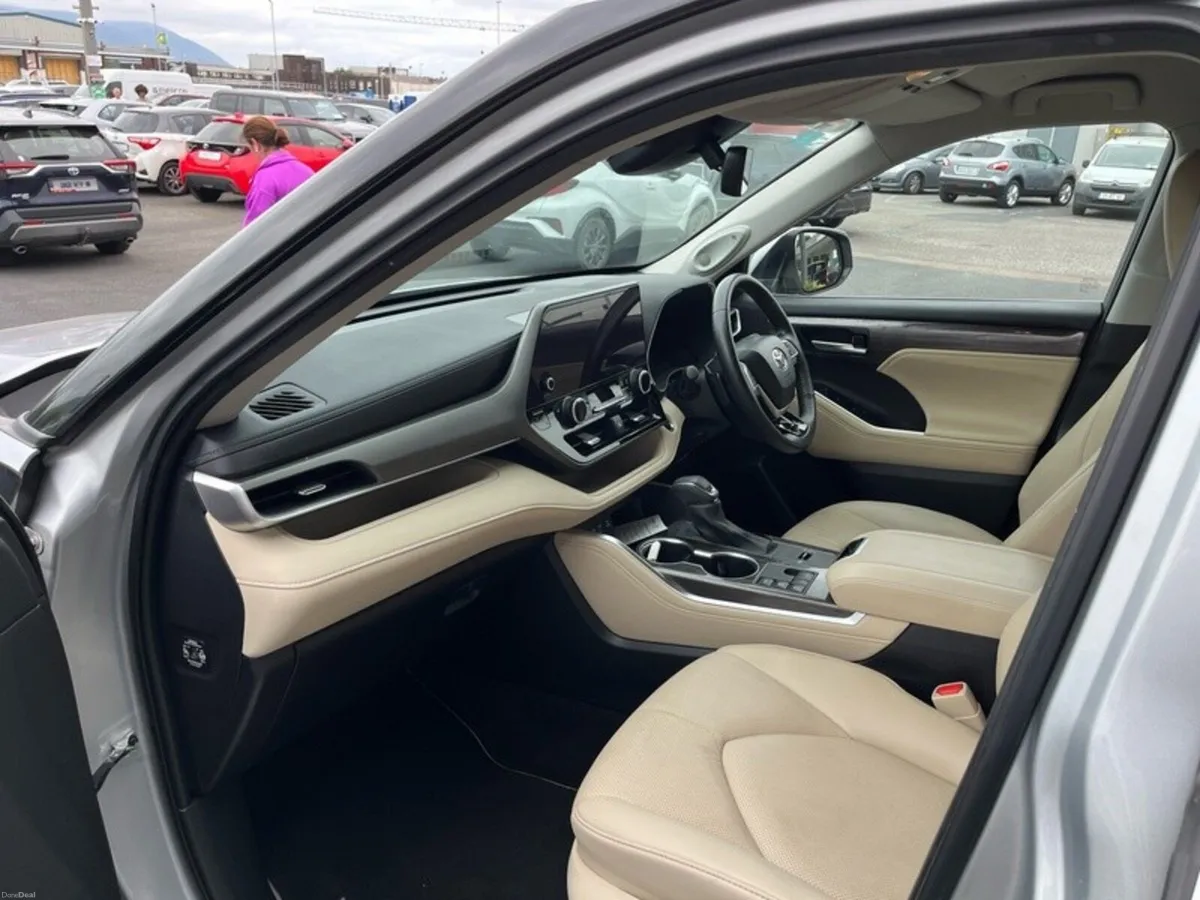 Toyota Highlander SOL 4DR - Image 6