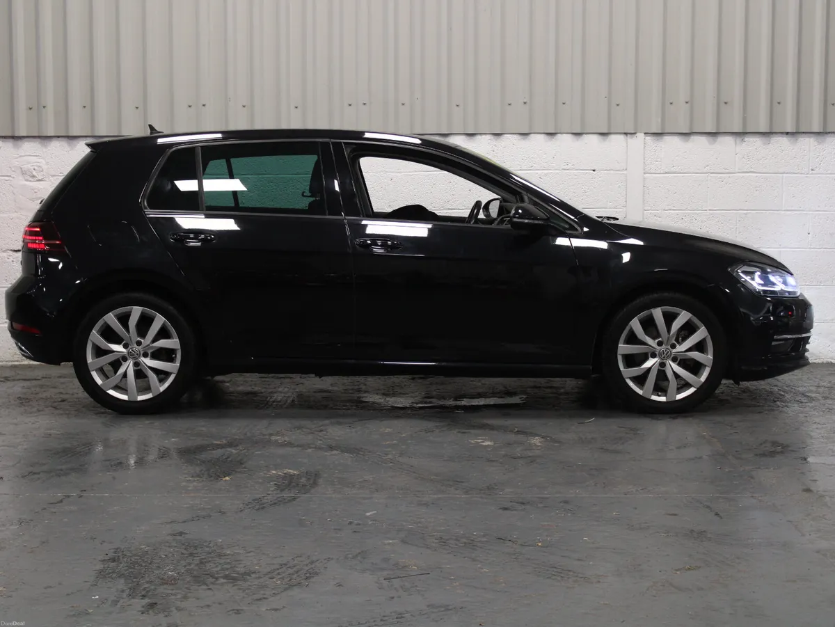 2017 Volkswagen Golf - Image 5