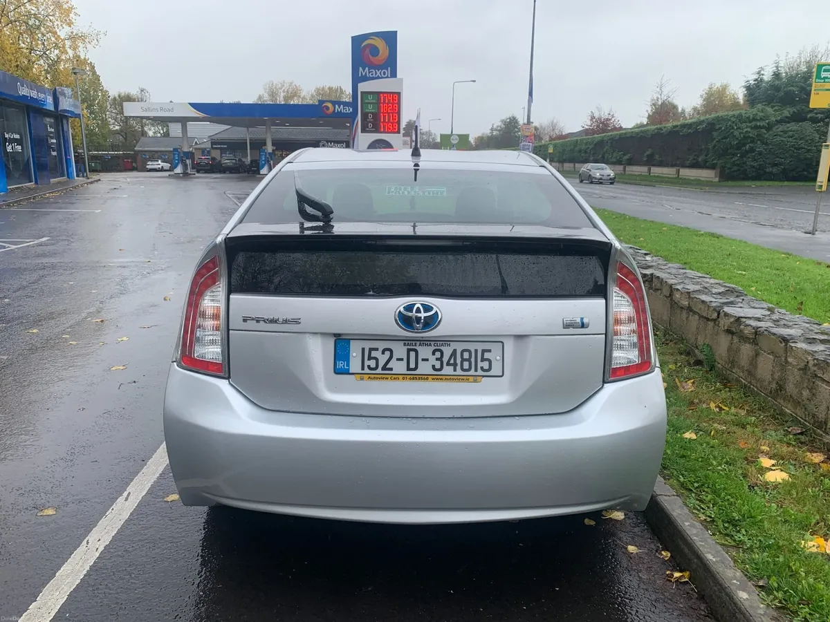 Toyota Prius 2015 - Image 4