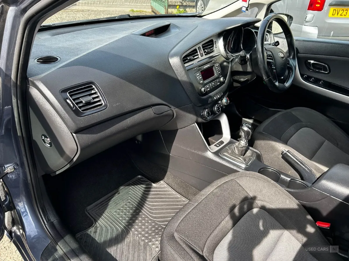 July 2014 Kia Ceed 1.6 CRDi 2 EcoDynamics 5dr - Image 4