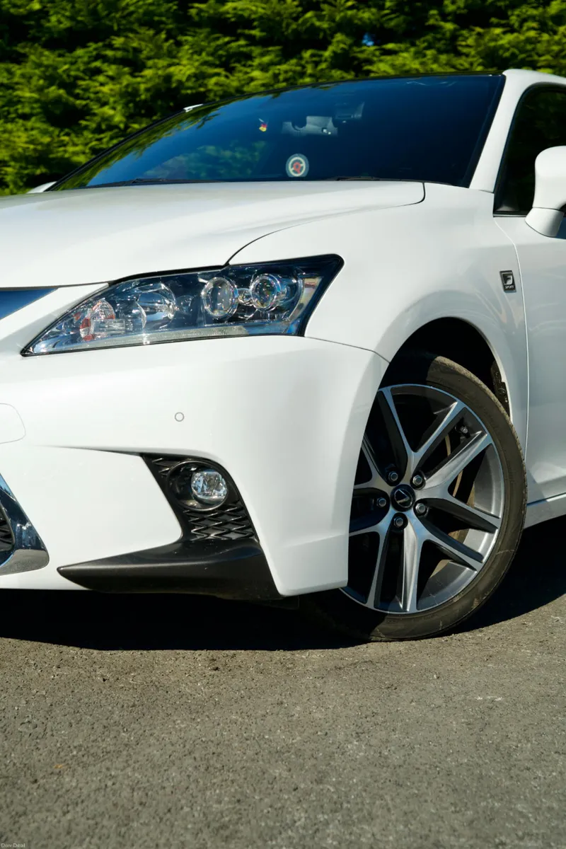 Lexus CT200H F-SPORT 2017 - Image 3