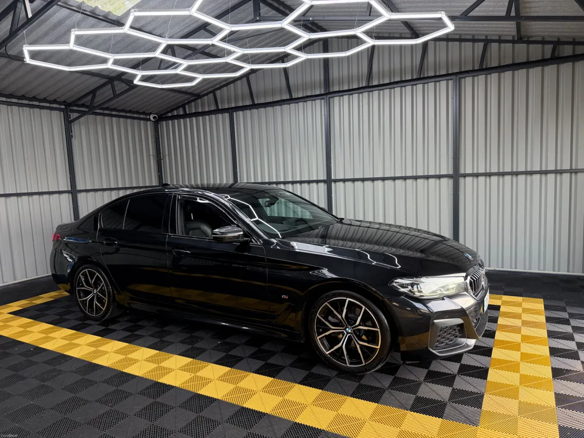 BMW 520d 22 Xdrive M-Sport Plus Harman Kardon - Image 3
