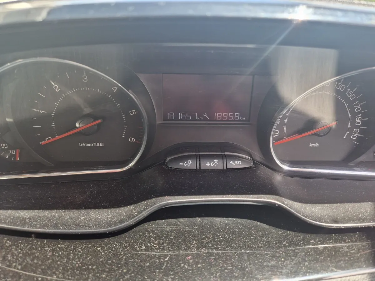 Peugeot 208 2013 - Image 2