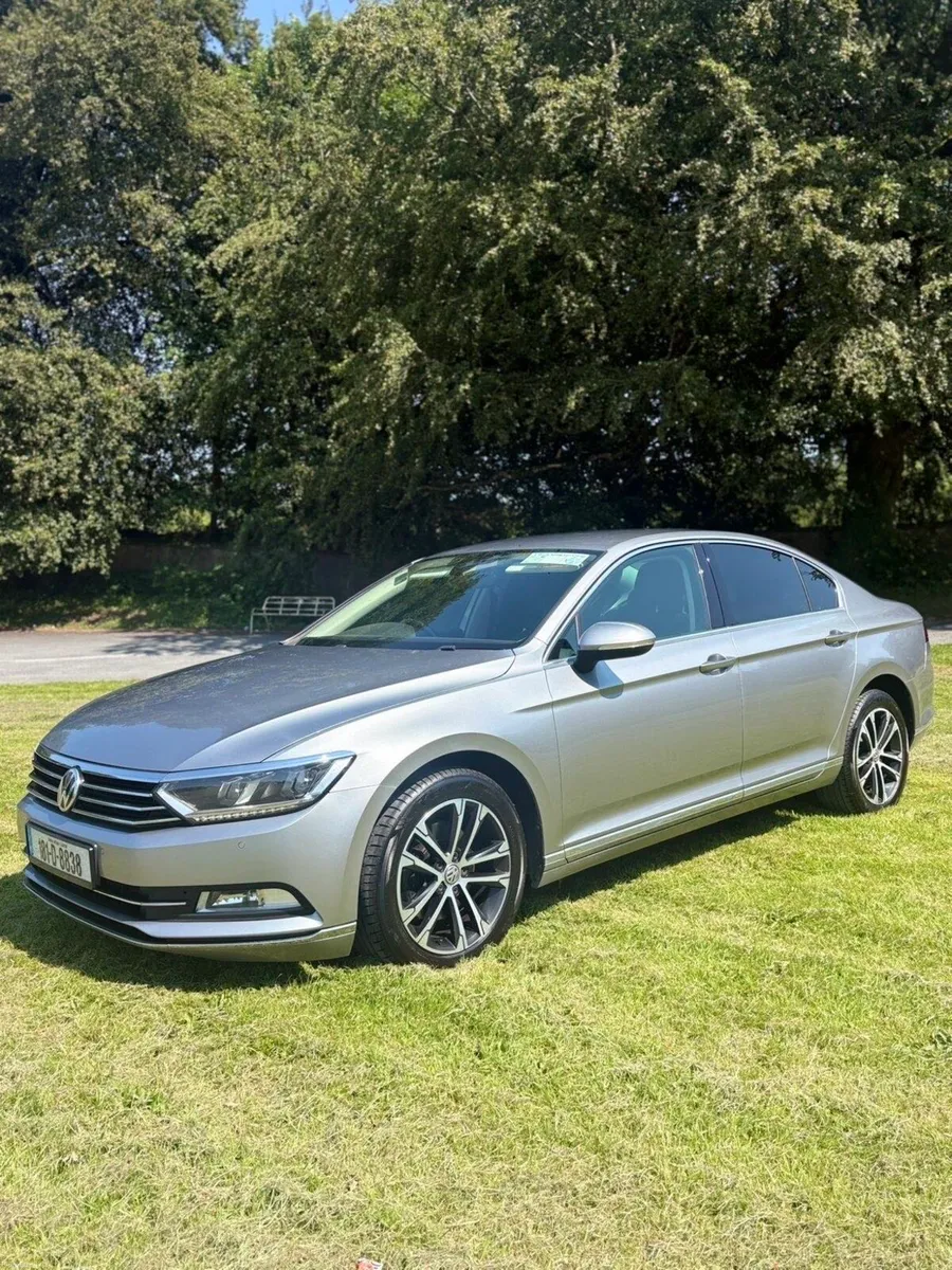 Volkswagen Passat - Image 1