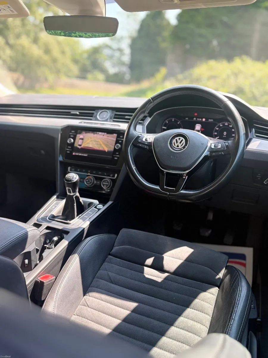 Volkswagen Passat - Image 3