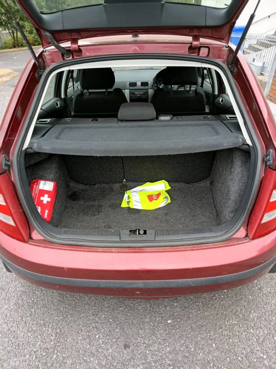 Car - Image 3