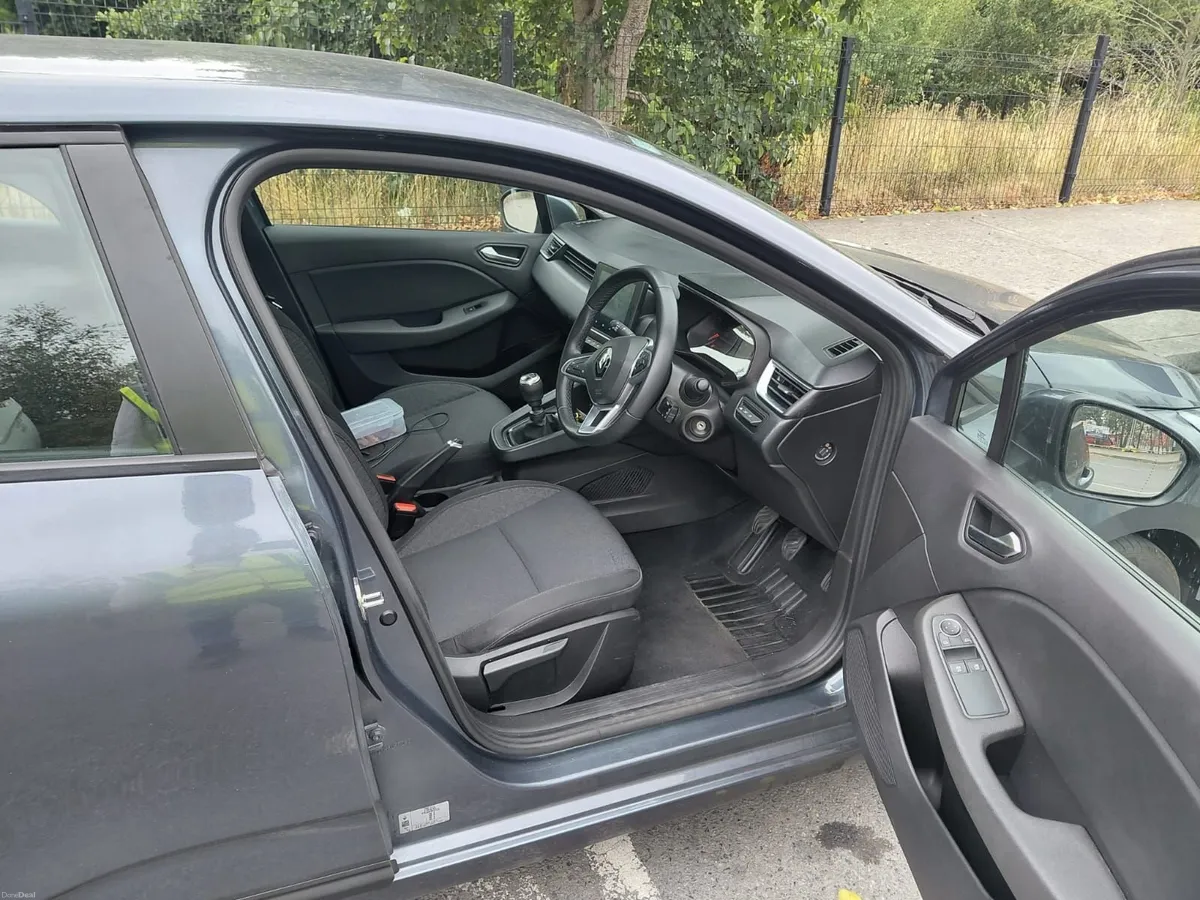 Renault Clio 2022 - Image 6