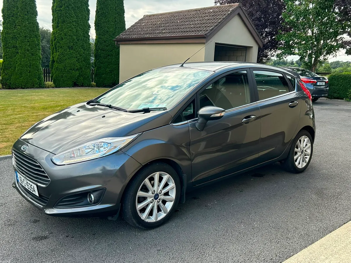 2016 Ford fiesta - Image 5