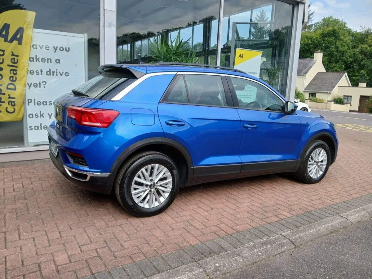 Volkswagen T-Roc 2.0 TDI 115bhp Design, Ravenna Bl - Image 6