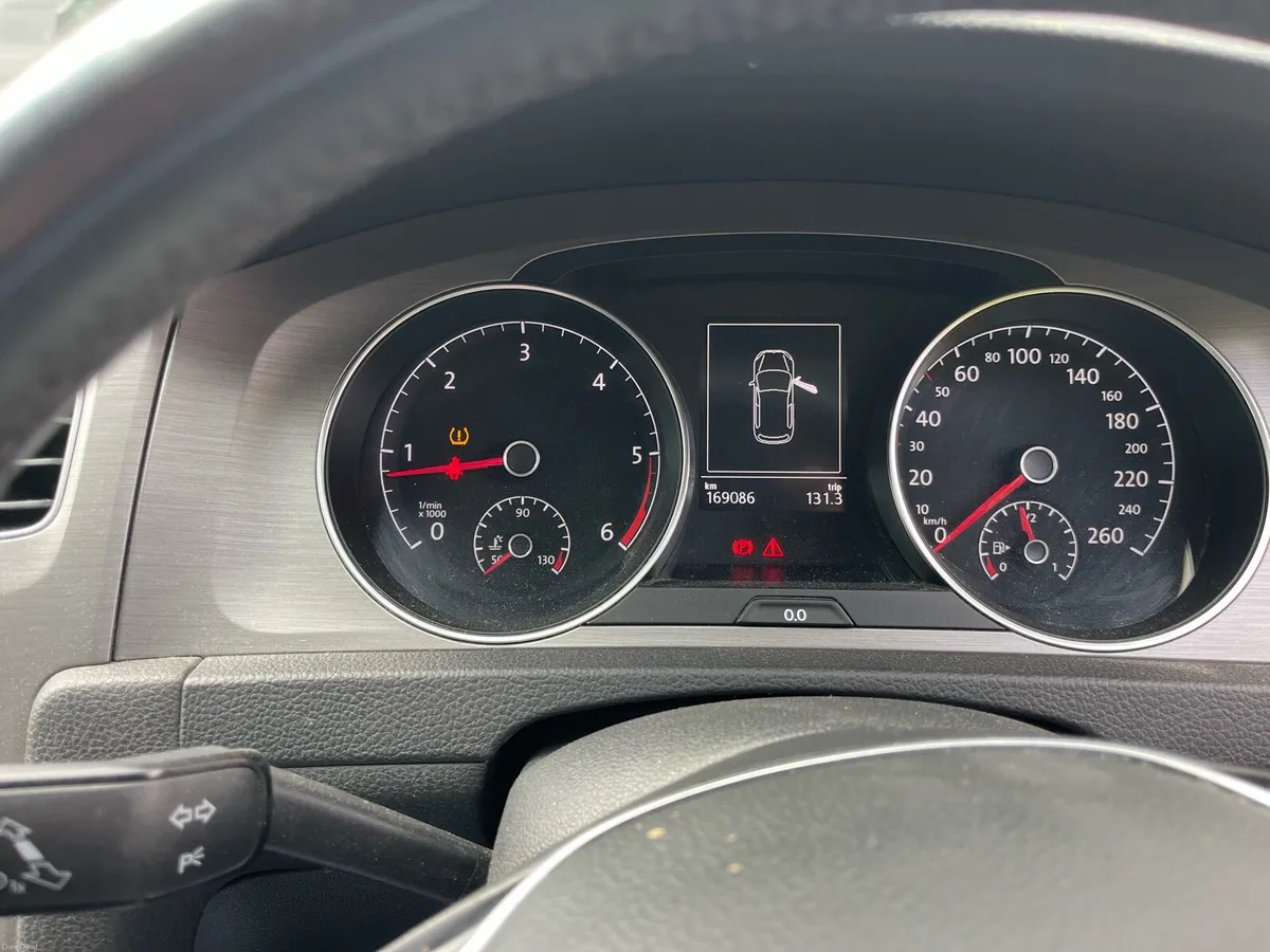 Volkswagen Golf - Image 2