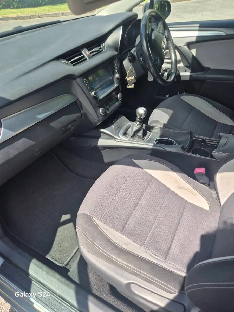 TOYOTA AVENSIS DIESEL 171 - Image 6