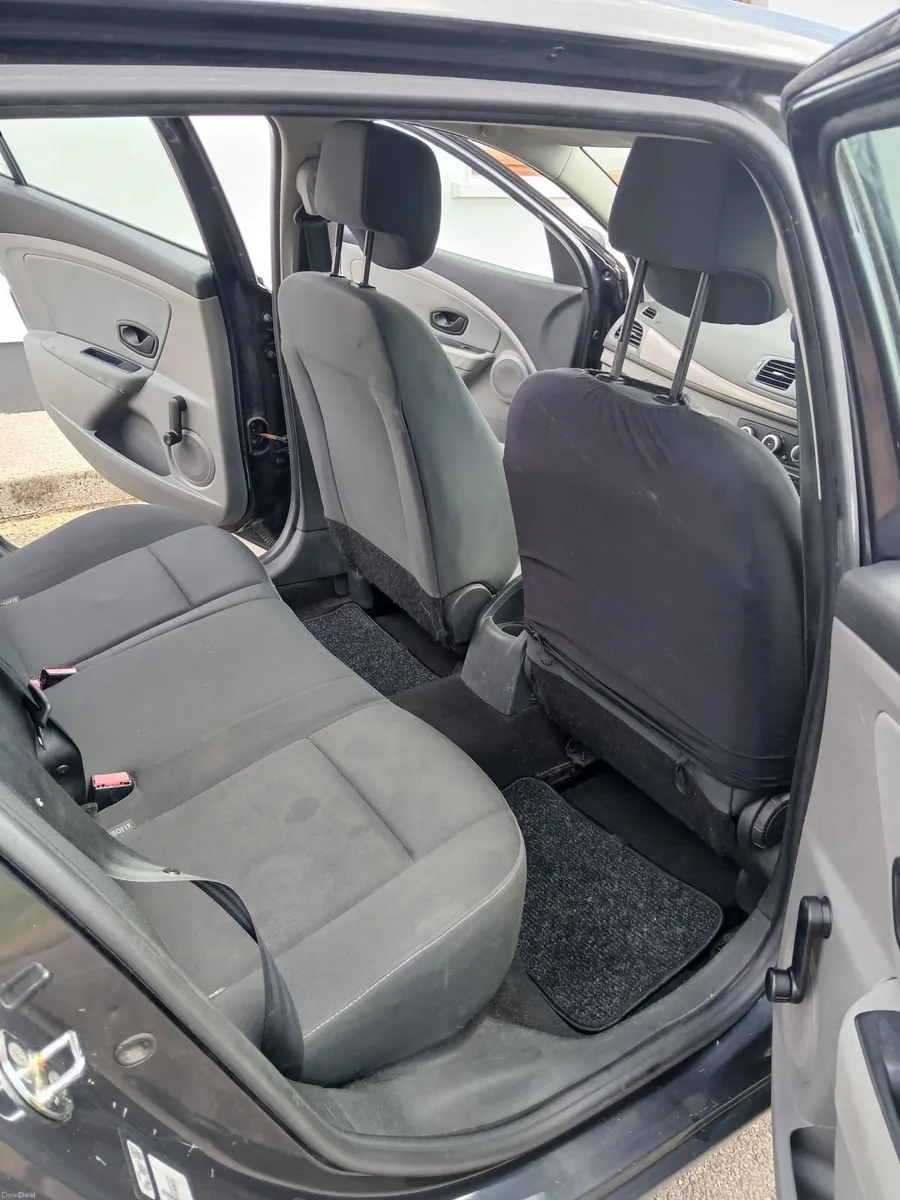 Renault Megane 2010 - Image 2