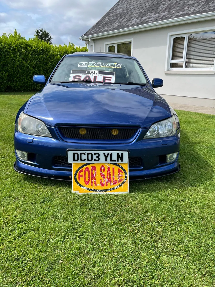 Lexus Is 200 - Image 4