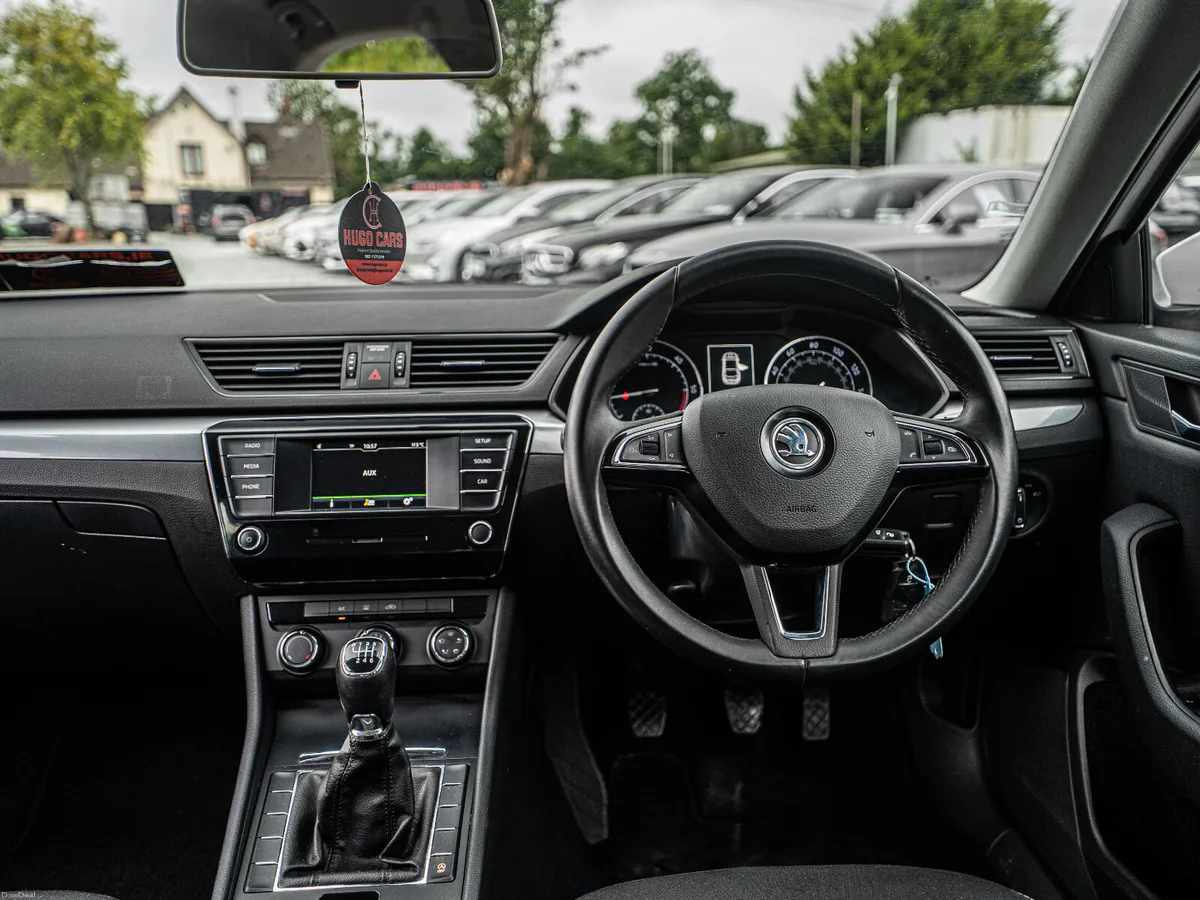 Skoda Superb 2016 - Image 5