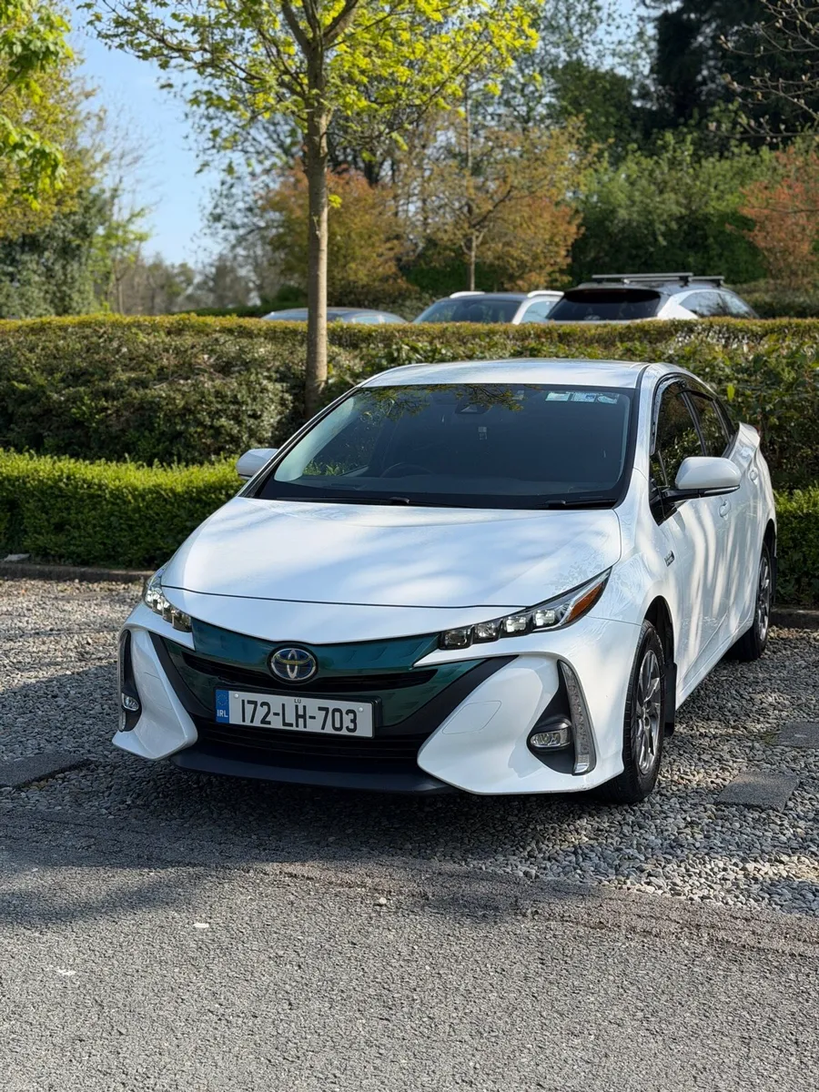 Toyota Prius PHV - Image 4