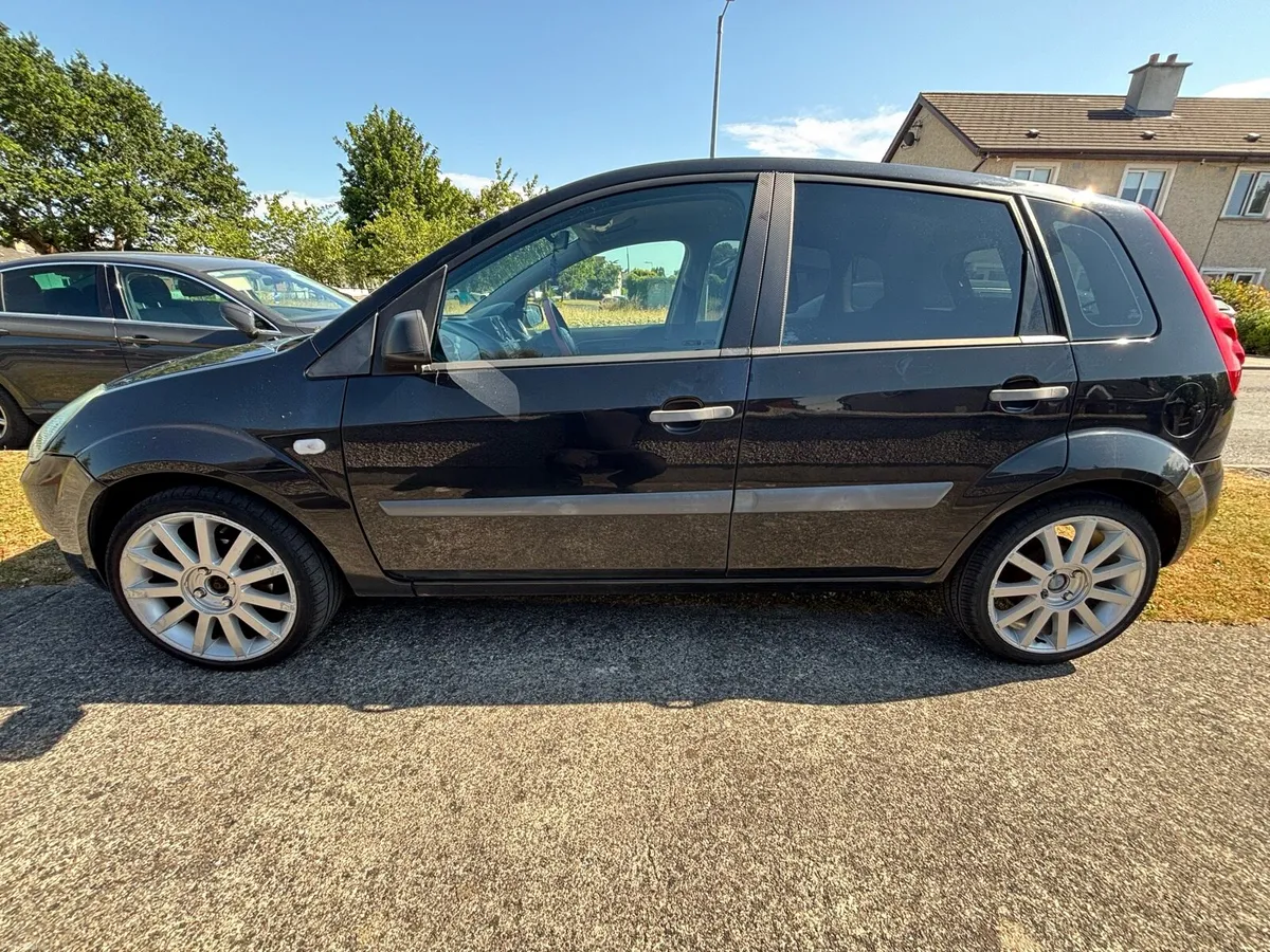 Ford Fiesta - Image 4
